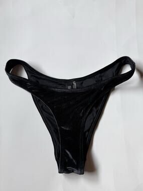 Triangl Black Velvet Bikini Bottoms Women’s Size M Swimwear High Cut